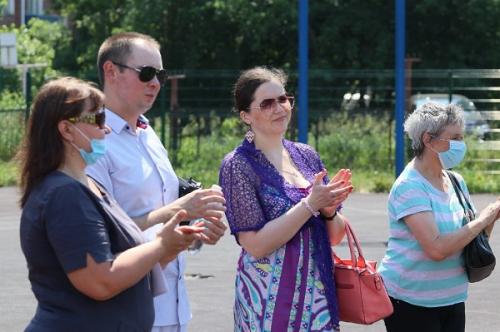 Флаги, песни, маски: как в Омске прошел День России?