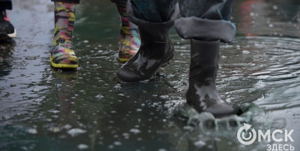 Ливень с градом и ветром обрушится на Омск