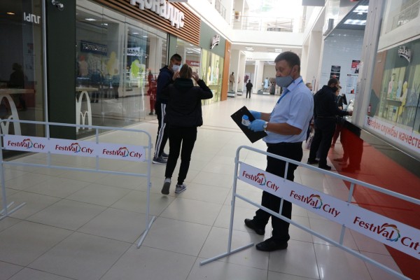 Тихое возвращение: как открылись торговые центры в Омске 