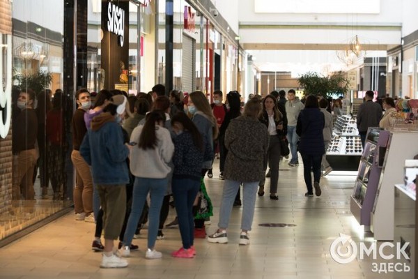 Ослабление режима. Первый день работы торговых центров в Омске