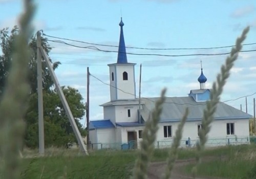 Москва сообщила, что в Омской области вор вилами разбил окно в церкви и похитил мощи святителей
