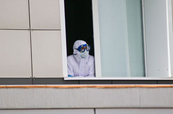 Омский Роспотребнадзор требует отложить второй этап снятия ограничений