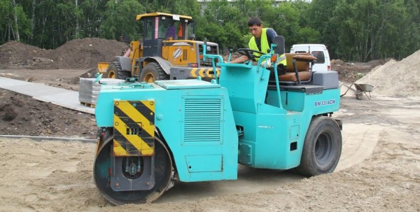 Тротуарную плитку для сквера Молодожёнов признали непригодной