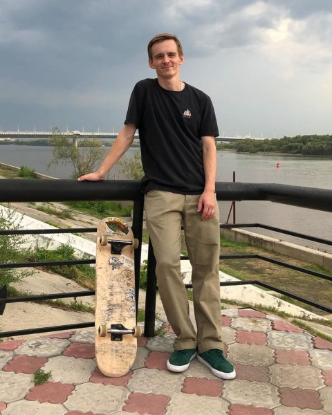 Встать на доску: о культуре скейтбординга в Омске