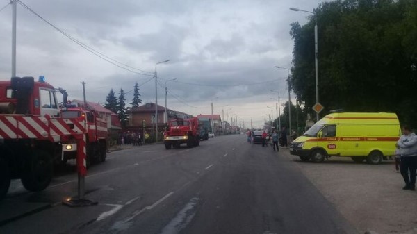 В Омске полыхает здание на 24-ой Северной