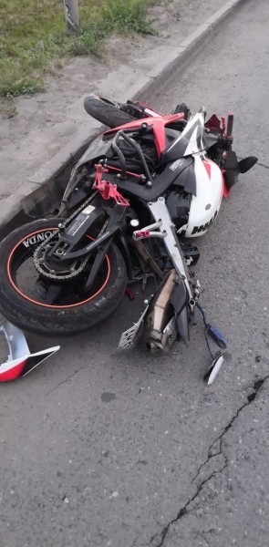 Мотоциклист погиб на улице Омска, есть ещё пострадавший Мотоциклист погиб на улице Омска, есть ещё пострадавший