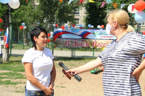 Концерты у домов и флешмобы. Как отмечают День России в Омске?
