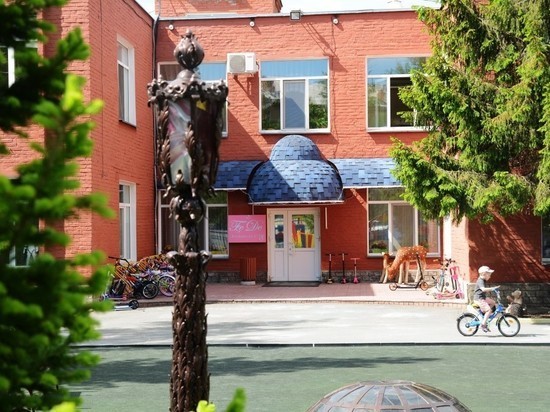 Маленькие омичи получили справки для детских садов