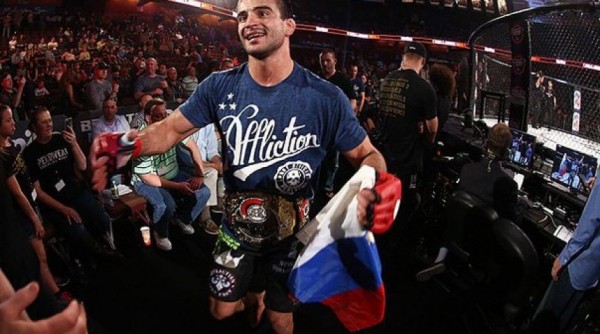 Боец Андрей Корешков во второй раз стал чемпионом Bellator