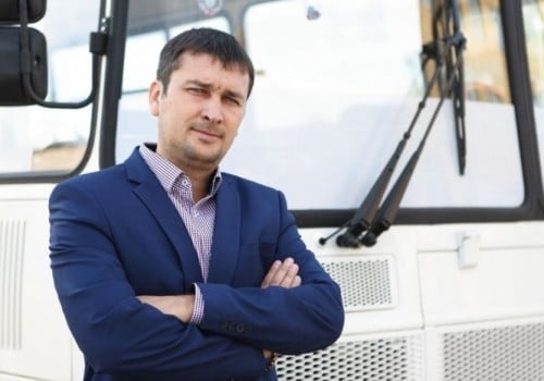 Единороссы продвигают в Омский горсовет частного перевозчика из «Добрых людей»