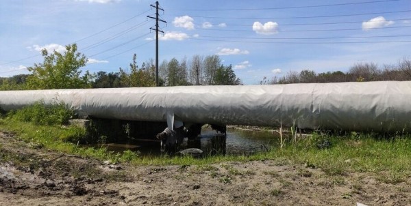 В Омске прорвало теплотрассу недалеко от Омки