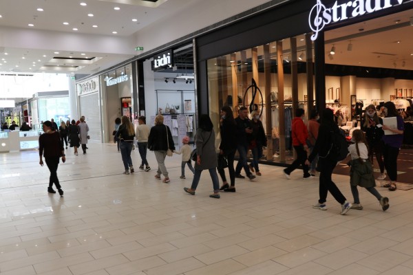 Тихое возвращение: как открылись торговые центры в Омске 