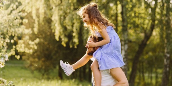 "Сегодня выживут умные, а не богатые". Психотерапевт о том, как воспитать в ребёнке лидера