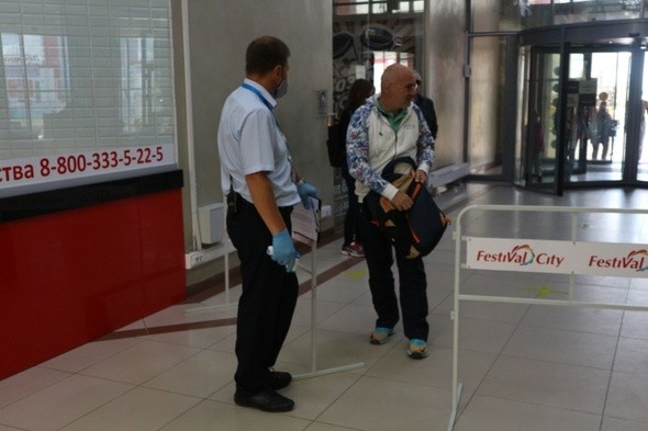 Тихое возвращение: как открылись торговые центры в Омске 