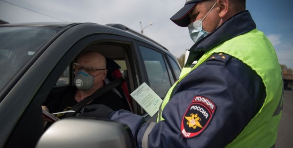 Россиянам разрешили пользоваться просроченными автоправами до конца года