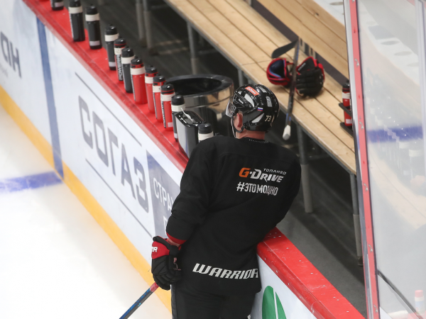 
        ПОДСЛУШАНО: как «Авангард» начал подготовку к сезону (ФОТО+ВИДЕО)
      