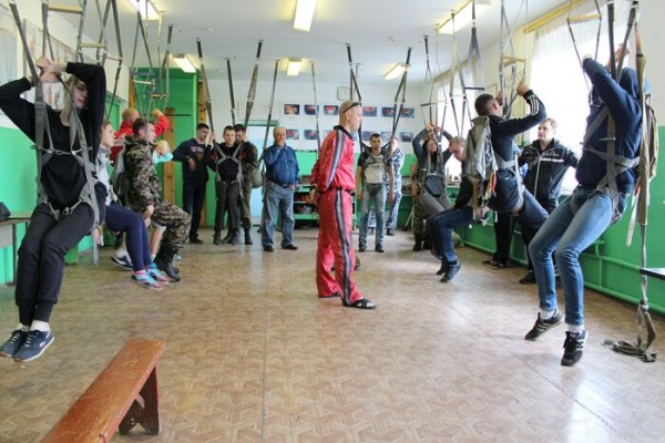 Упасть вверх. Где в Омске совершить прыжок с парашютом
