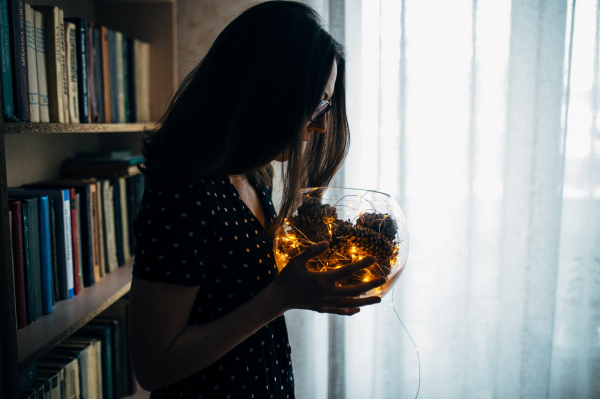 Писатель Александра Яковлева: "Подспудная тема моей новой книги - домашнее насилие"