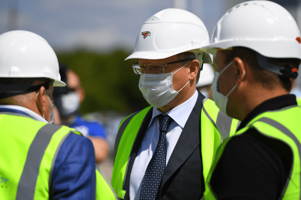 
        «Наша задача — вернуть «Авангард» в Омск к сентябрю 2022 года». Официальное открытие стройки арены (ВИДЕО)
      