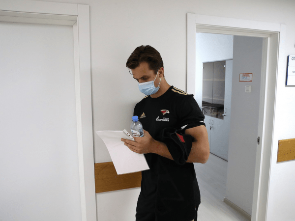 
        ПОДСЛУШАНО: МЕДОСМОТР | «Авангард» на предсезонке (ВИДЕО)
      