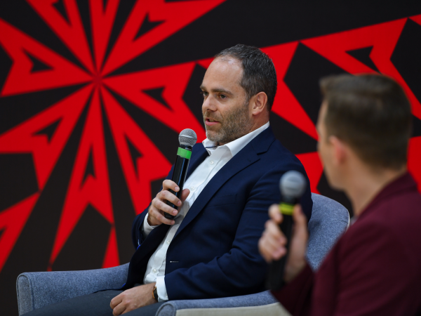 
        «Каждый должен заслужить место в составе первой команды». Пресс-конференция руководства ХК «Авангард»
      