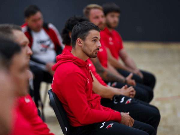 
        «Каждый должен заслужить место в составе первой команды». Пресс-конференция руководства ХК «Авангард»
      