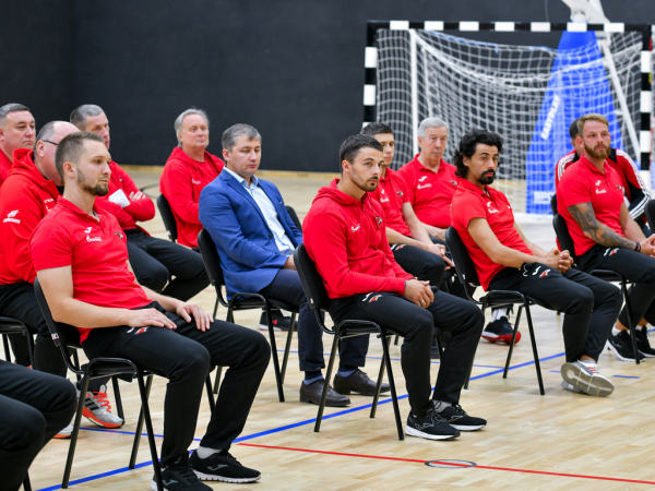 
        «Наша задача — вернуть «Авангард» в Омск к сентябрю 2022 года». Официальное открытие стройки арены (ВИДЕО)
      