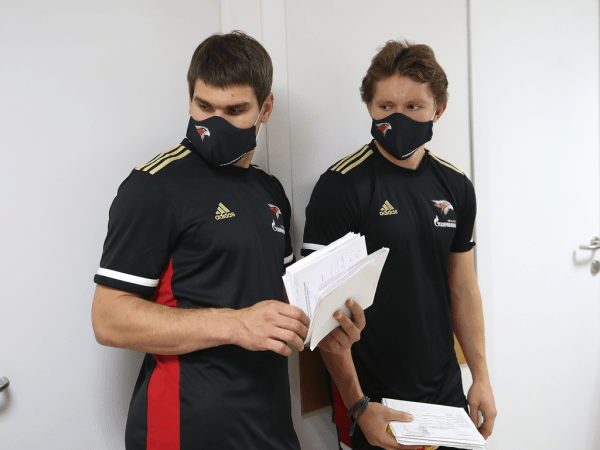 
        ПОДСЛУШАНО: МЕДОСМОТР | «Авангард» на предсезонке (ВИДЕО)
      