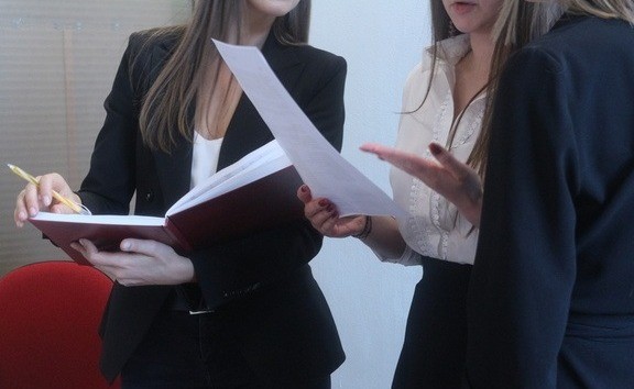 В мире стереотипов. Почему женщины в Омске зарабатывают меньше мужчин