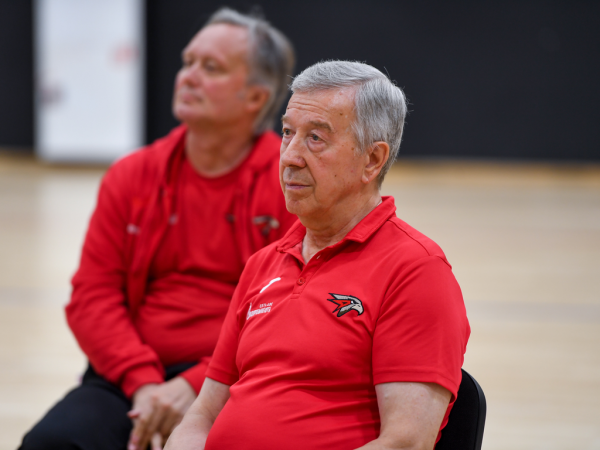 
        «Каждый должен заслужить место в составе первой команды». Пресс-конференция руководства ХК «Авангард»
      