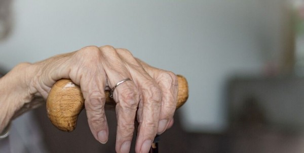 В Омске возбудили уголовное дело после вспышки COVID-19 в доме престарелых