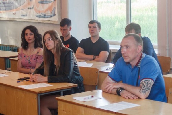 Упасть вверх. Где в Омске совершить прыжок с парашютом