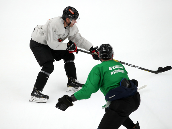 
        ПОДСЛУШАНО: как «Авангард» начал подготовку к сезону (ФОТО+ВИДЕО)
      