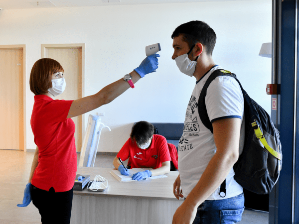 
        «Наша задача — вернуть «Авангард» в Омск к сентябрю 2022 года». Официальное открытие стройки арены (ВИДЕО)
      