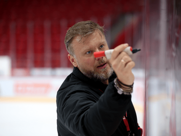 
        ПОДСЛУШАНО: как «Авангард» начал подготовку к сезону (ФОТО+ВИДЕО)
      