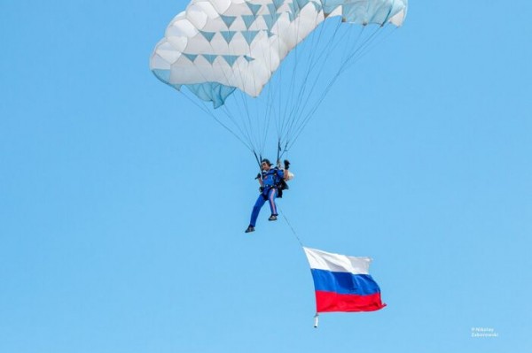Упасть вверх. Где в Омске совершить прыжок с парашютом