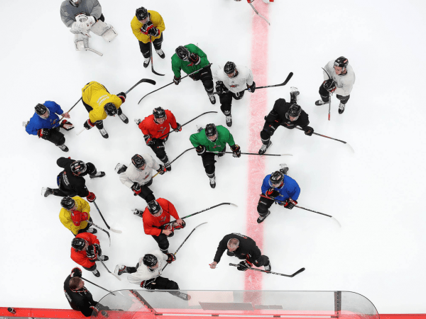 
        ПОДСЛУШАНО: «Авангард» во время эпидемии. Продолжаем тренировки (ФОТО+ВИДЕО)
      