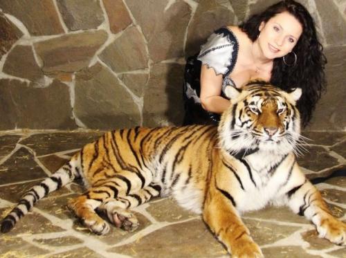 Карина Багдасарова: «На зарплаты сотрудникам муж продал мотоцикл»