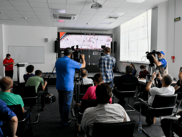 
        «Каждый должен заслужить место в составе первой команды». Пресс-конференция руководства ХК «Авангард»
      