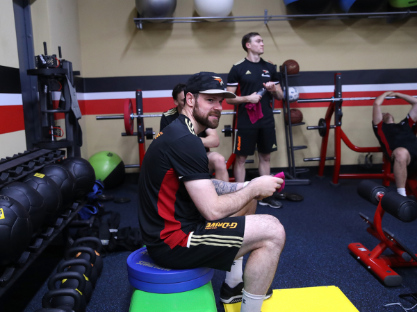 
        ПОДСЛУШАНО: как «Авангард» начал подготовку к сезону (ФОТО+ВИДЕО)
      