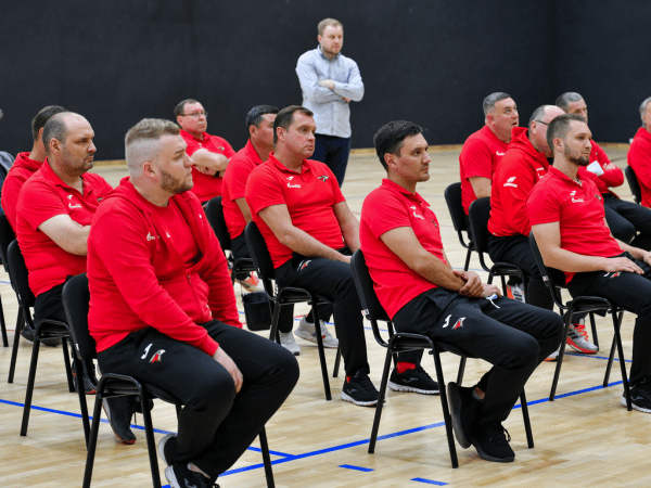 
        «Каждый должен заслужить место в составе первой команды». Пресс-конференция руководства ХК «Авангард»
      