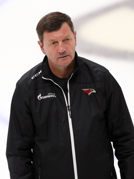 
        Новый тренер «Авангарда». Константин Шафранов о своих задачах в команде (ВИДЕО)
      