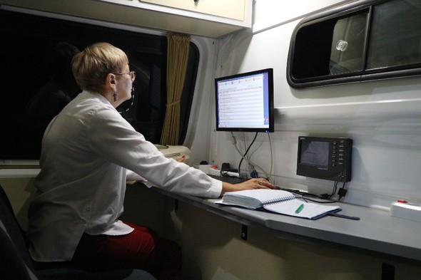 Ночные поиски сероводорода. Как омские депутаты ходили в рейд на промзону 