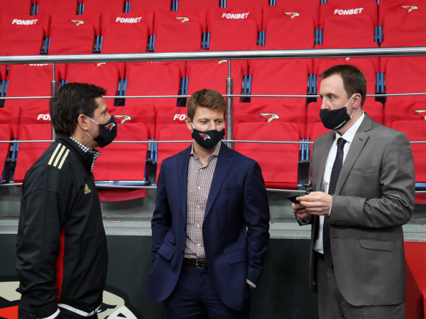 
        ПОДСЛУШАНО: как «Авангард» начал подготовку к сезону (ФОТО+ВИДЕО)
      