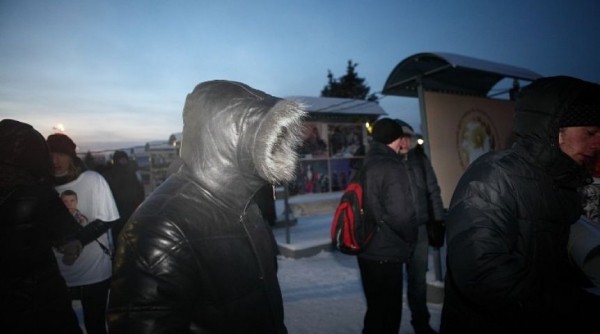 В Омске на Театральной площади прошел митинг за убитого спортсмена Ивана Климова