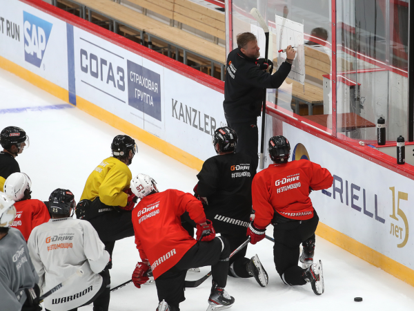 
        ПОДСЛУШАНО: как «Авангард» начал подготовку к сезону (ФОТО+ВИДЕО)
      