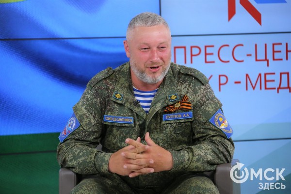 Омские десантники проехали пять тысяч километров с юбилейным автопробегом