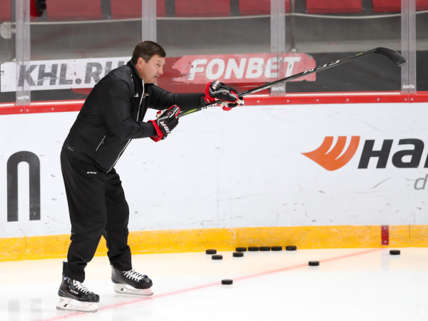 
        Новый тренер «Авангарда». Константин Шафранов о своих задачах в команде (ВИДЕО)
      