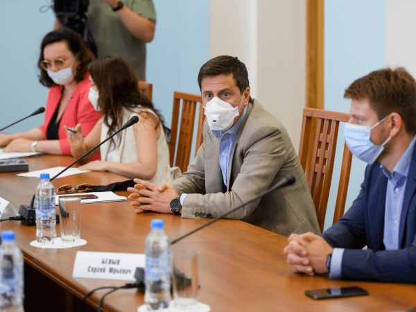 Флаг «Авангарда» установлен на стройплощадке «Арены Омск»
Флаг «Авангарда» установлен на стройплощадке «Арены Омск»