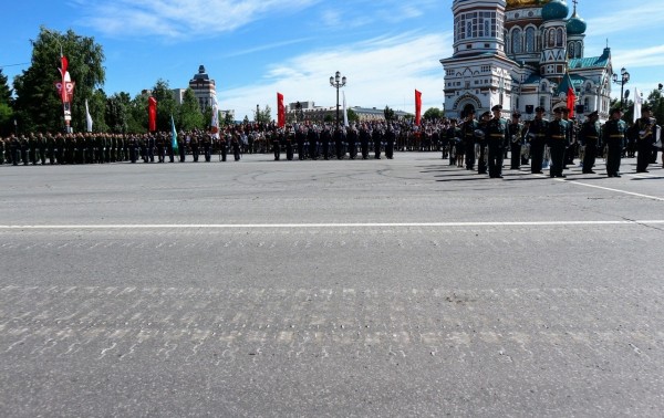Комиссия не&nbsp;нашла ям&nbsp;на&nbsp;раздавленном танками асфальте в&nbsp;Омске 
